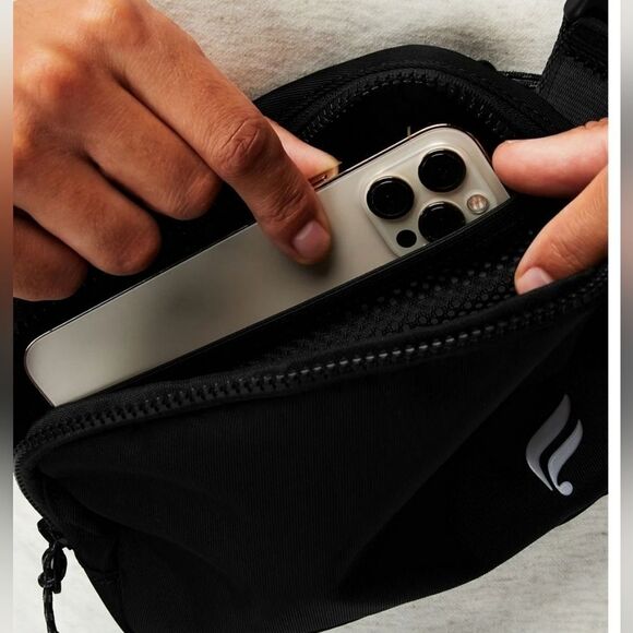 Fabletics Belt bag OneSize in black NWT in packaging - Picture 6 of 10